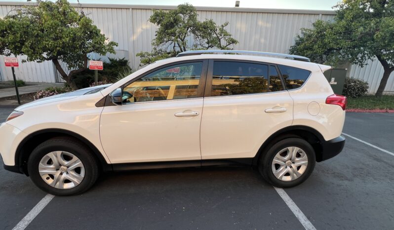 2013 Toyota RAV4 LE full