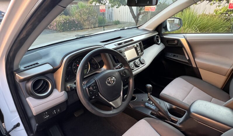 2013 Toyota RAV4 LE full