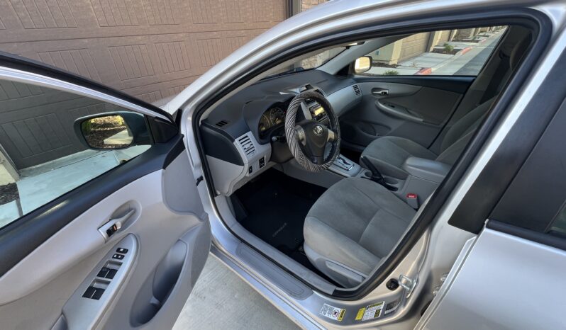 2012 Toyota Corolla LE full