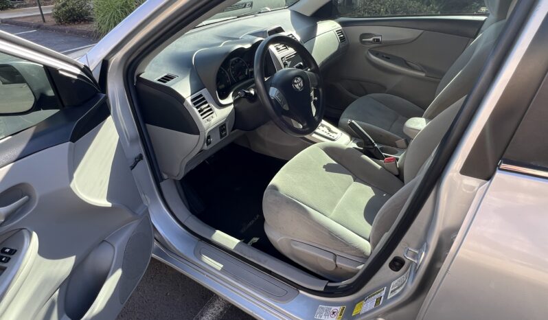 2013 Toyota Corolla LE full
