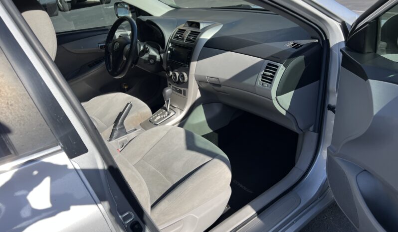 2013 Toyota Corolla LE full