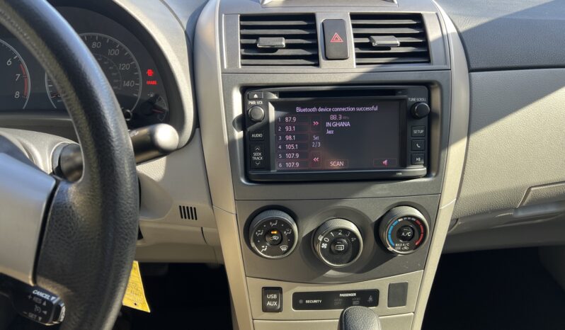 2013 Toyota Corolla LE full