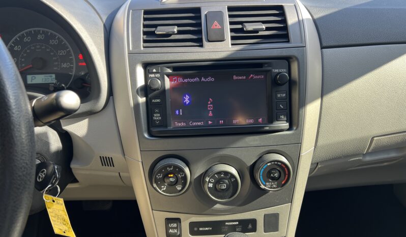 2013 Toyota Corolla LE full