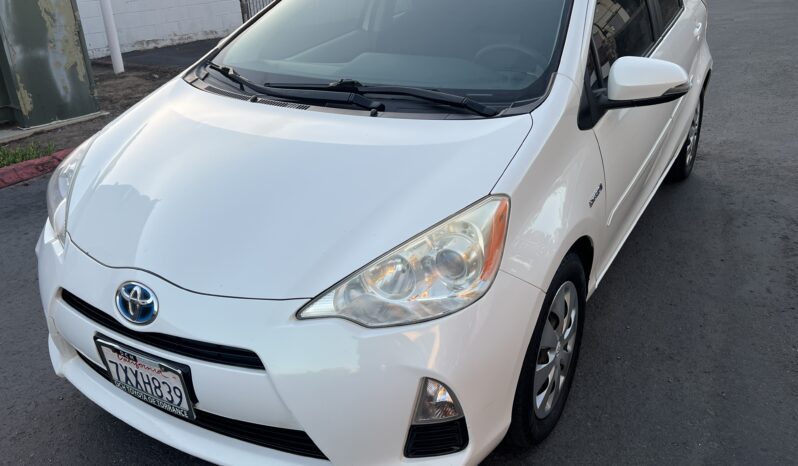 2013 Toyota Prius c Two full