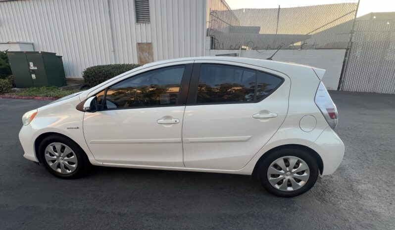 2013 Toyota Prius c Two full