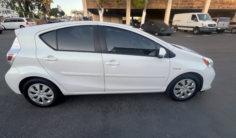 2013 Toyota Prius c Two full