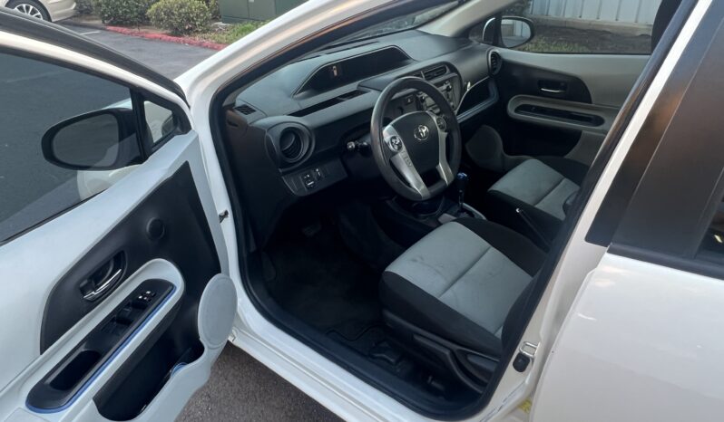 2013 Toyota Prius c Two full
