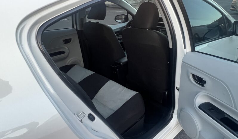 2013 Toyota Prius c Two full