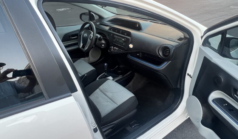 2013 Toyota Prius c Two full