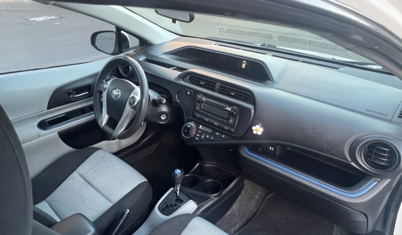 2013 Toyota Prius c Two full