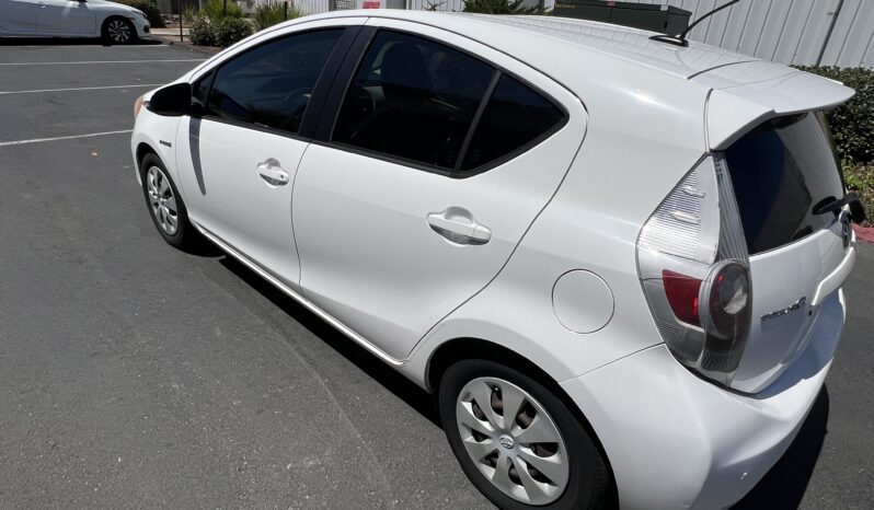 2012 Toyota Prius c Three full