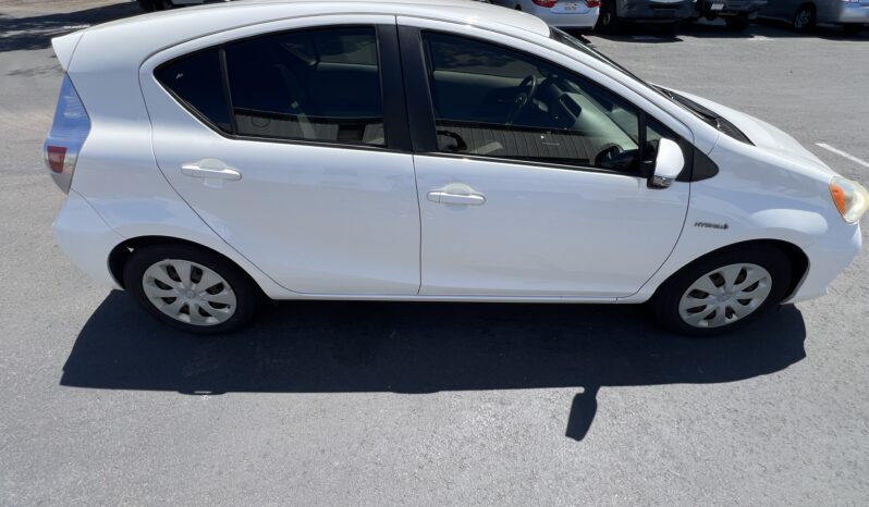 2012 Toyota Prius c Three full