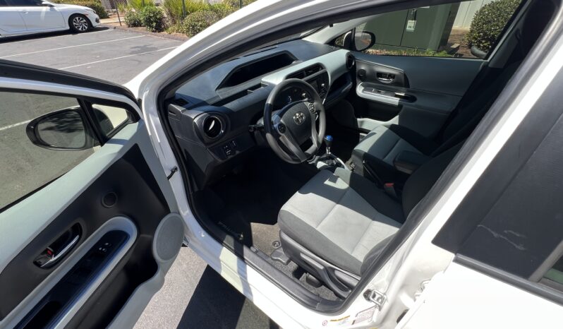 2012 Toyota Prius c Three full