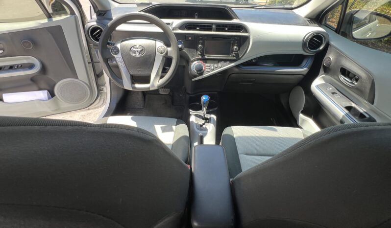 2012 Toyota Prius c Three full