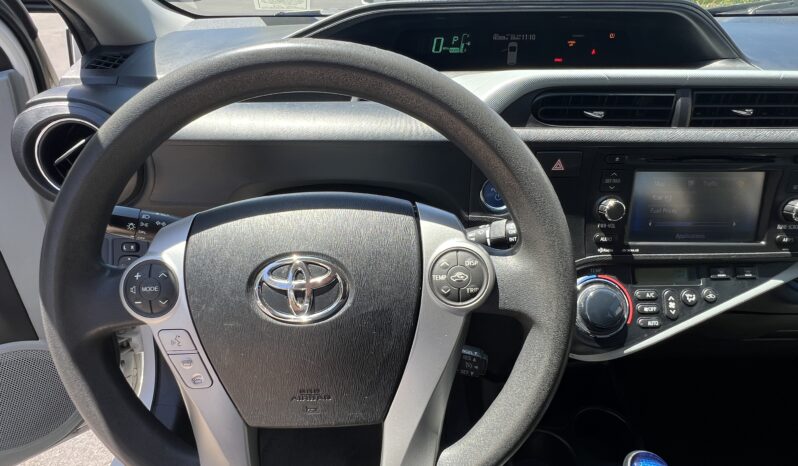 2012 Toyota Prius c Three full