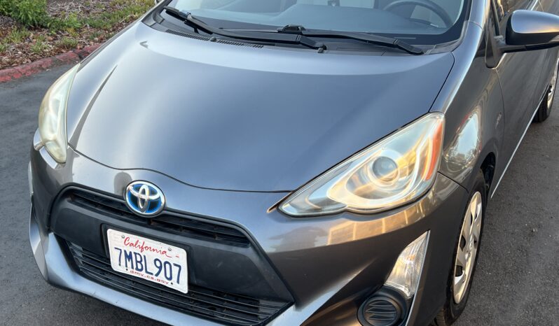 2015 Toyota Prius c Base full