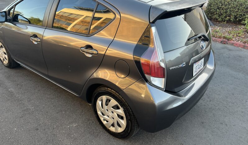 2015 Toyota Prius c Base full