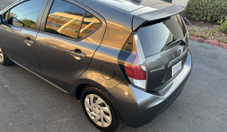 2015 Toyota Prius c Base full