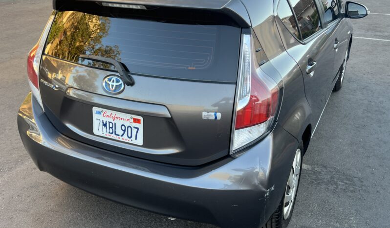 2015 Toyota Prius c Base full