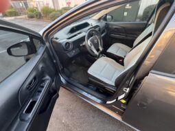 2015 Toyota Prius c Base full