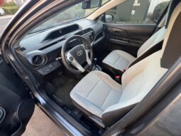 2015 Toyota Prius c Base full