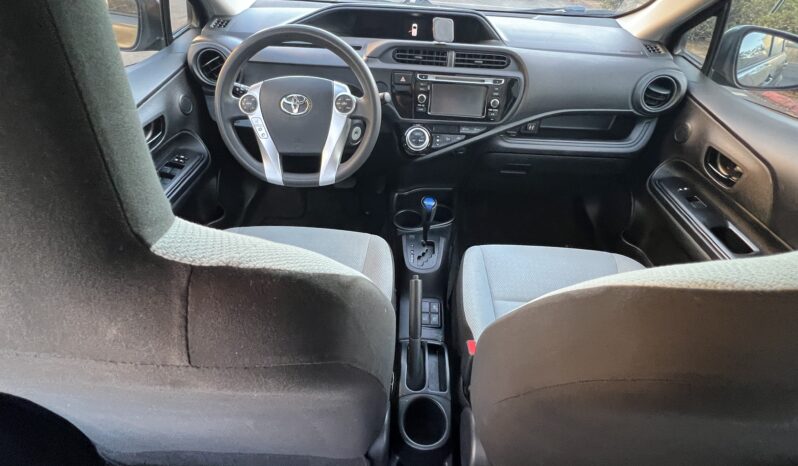 2015 Toyota Prius c Base full