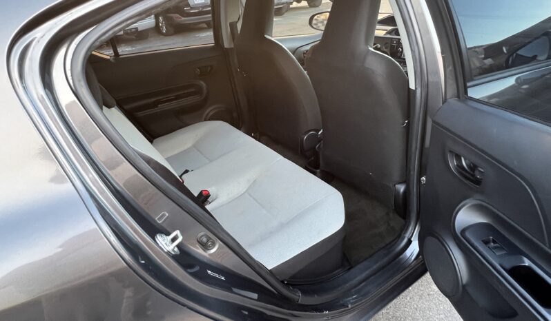 2015 Toyota Prius c Base full