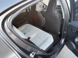 2015 Toyota Prius c Base full