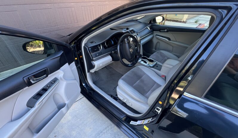 2012 Toyota Camry Hybrid XLE full