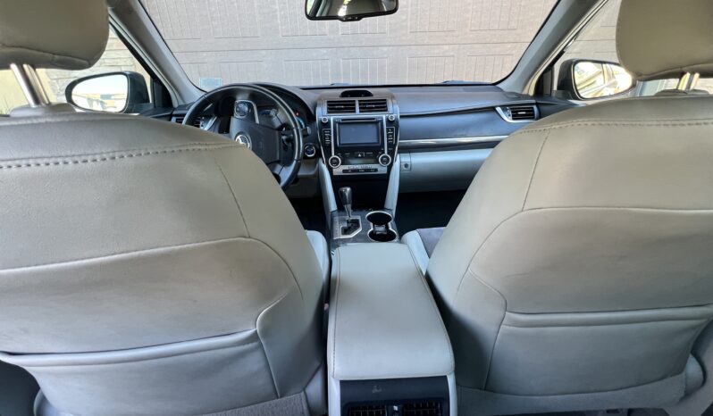 2012 Toyota Camry Hybrid XLE full