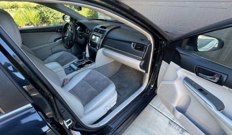 2012 Toyota Camry Hybrid XLE full