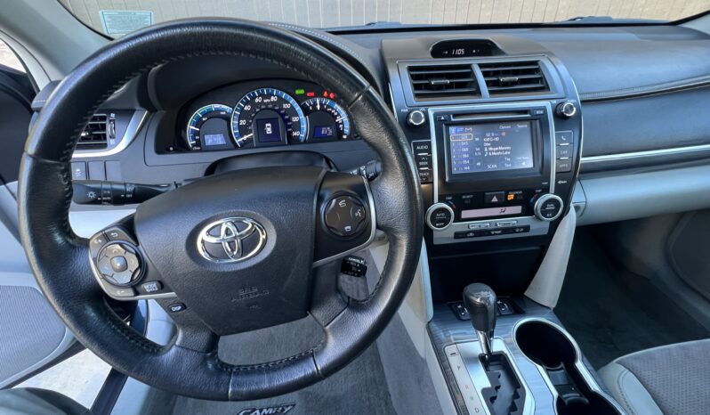 2012 Toyota Camry Hybrid XLE full
